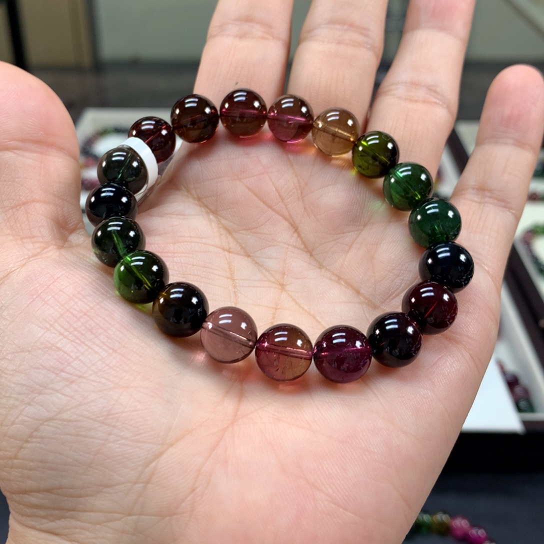 A***i未镶嵌碧玺手链10左右