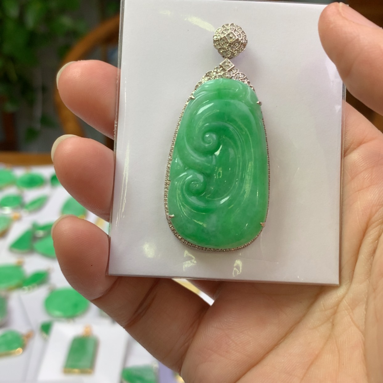 【闪购商品】翡翠颈饰18K金镶嵌翡翠首饰