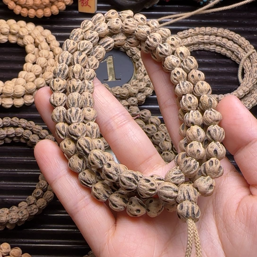 柏香籽/百香籽吊坠伤