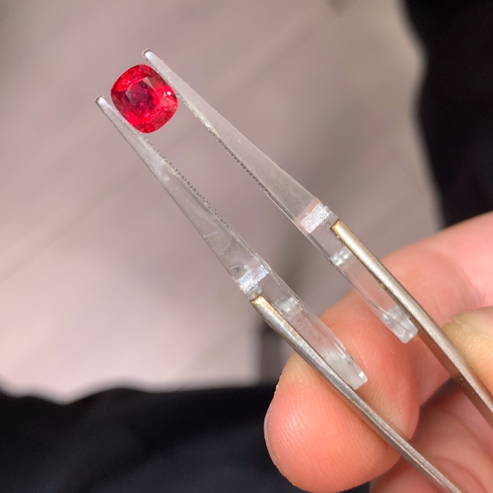 尖晶石裸石未镶嵌