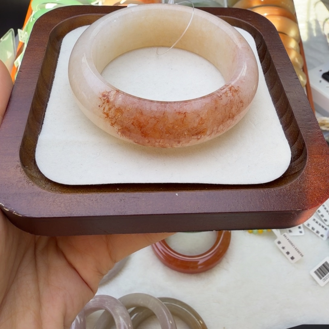 石英质玉（佘太翠）未镶嵌手镯