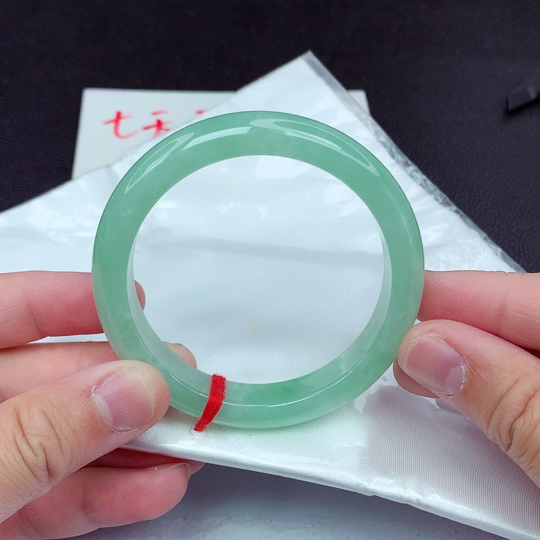 翡翠手镯未镶嵌56正圈99