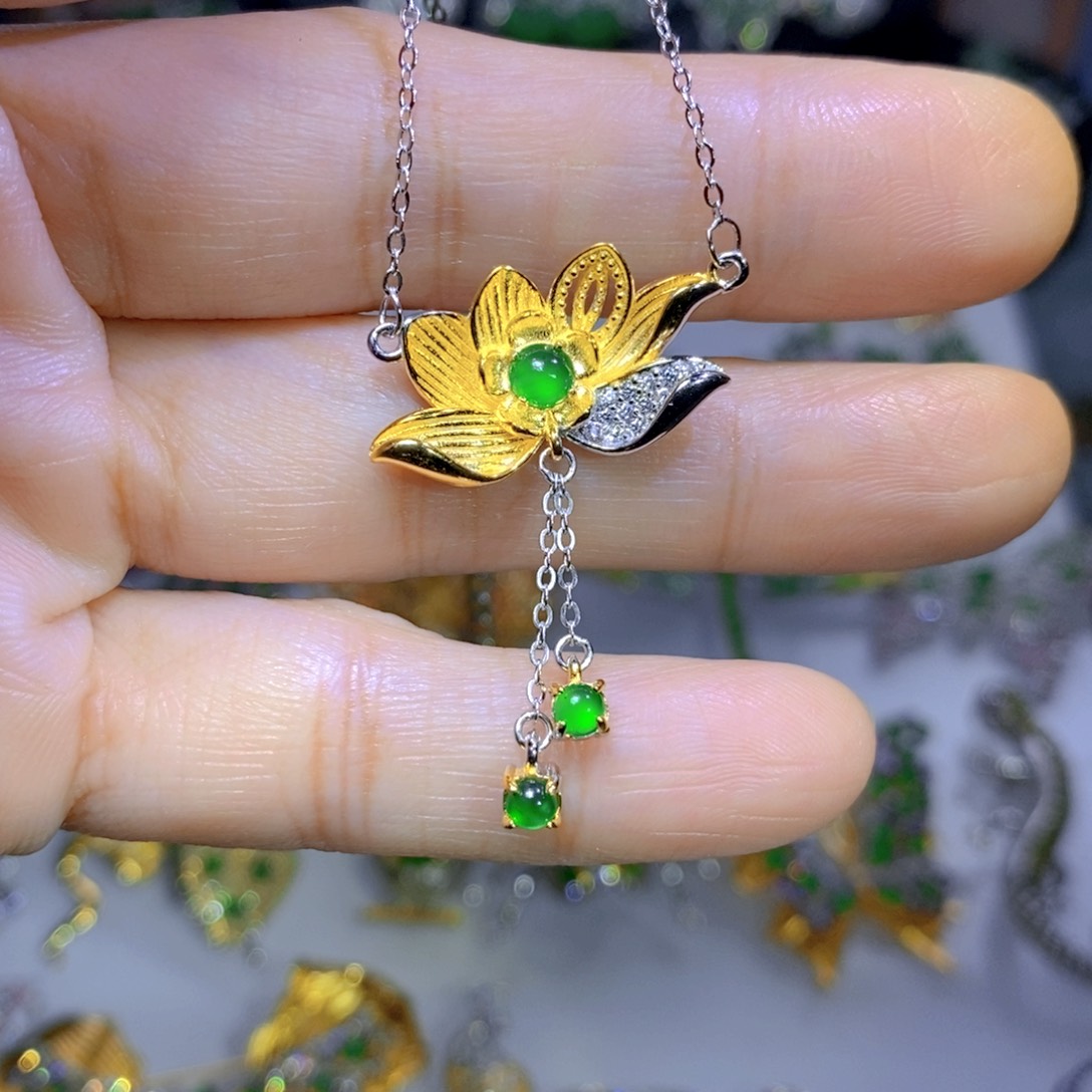 翡翠颈饰银S925镶嵌天然翡翠