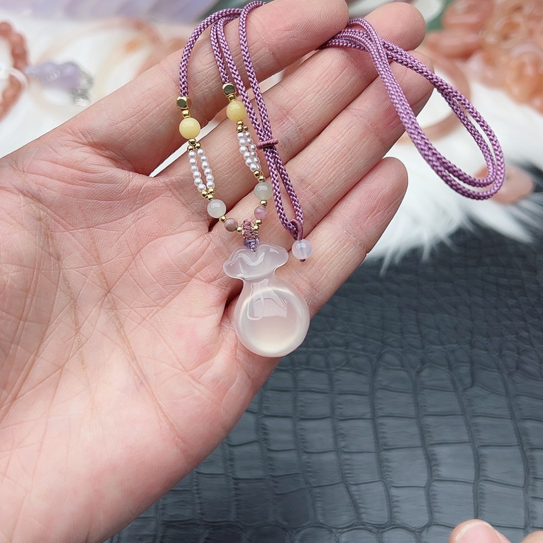 玛瑙/玉髓颈饰未镶嵌