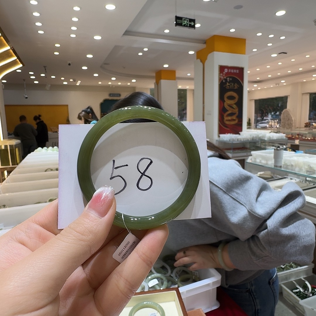 和田玉未镶嵌手镯160