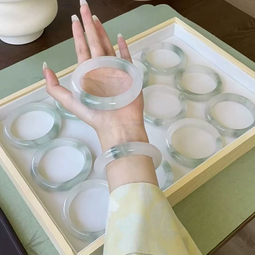 纯天然新疆天山翠石英质玉手镯飘花冰透国风【多样性发货】