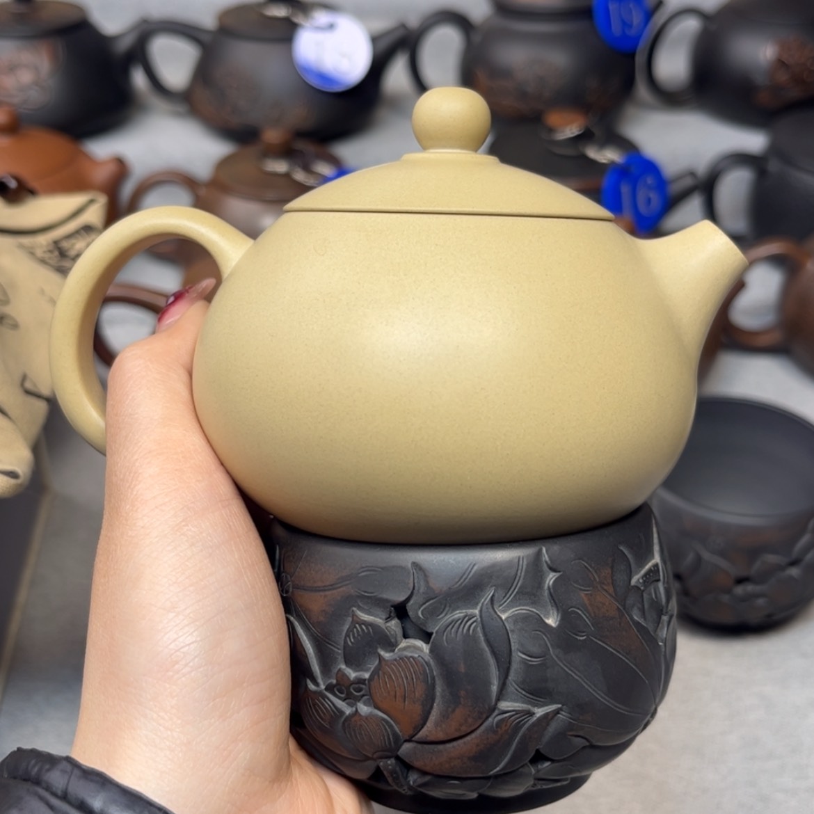 【闪购商品】秋***说白泥 微微瑕  容量 220cc