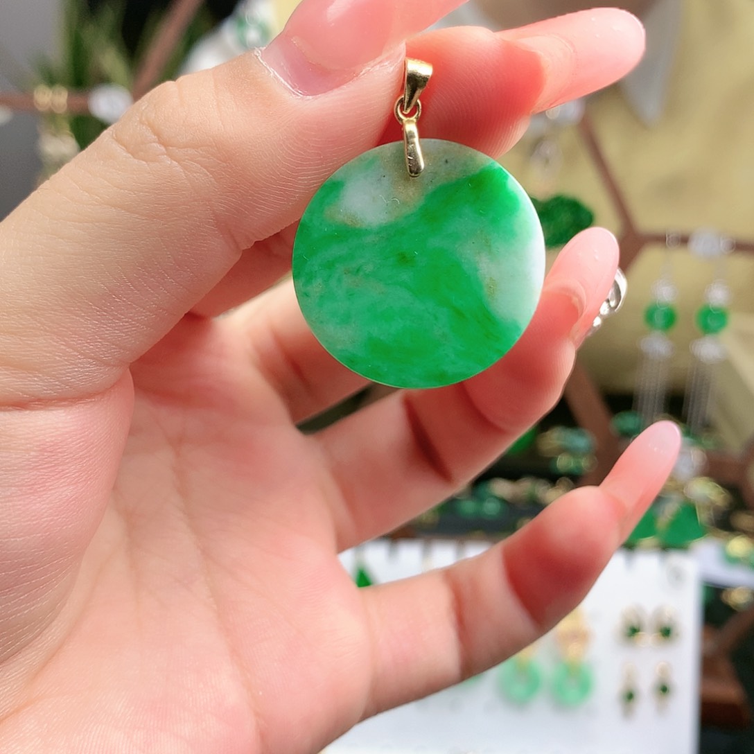 翡翠颈饰银S925镶嵌吊坠