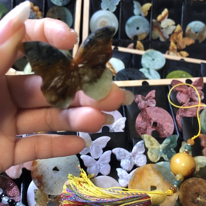 岫玉未镶嵌岫玉挂件