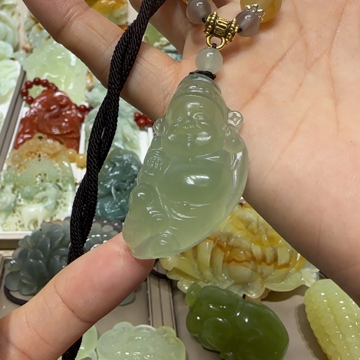 蛇纹石玉吊坠未镶嵌