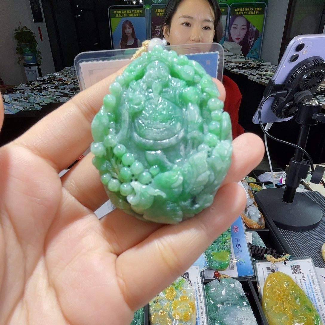 颈饰未镶嵌翡翠欢*一
