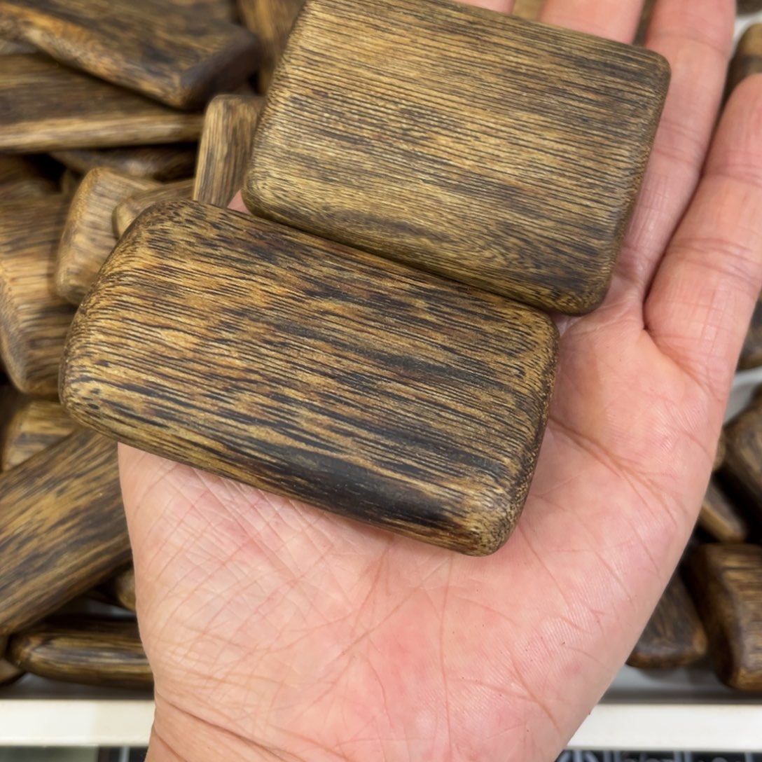 阿***党吊坠沉香沉香棋楠吊坠2个38