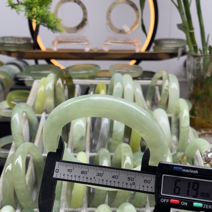 蛇纹石玉未镶嵌手镯459