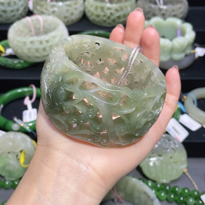 和田玉手镯62圈口 编号116未镶嵌陌*