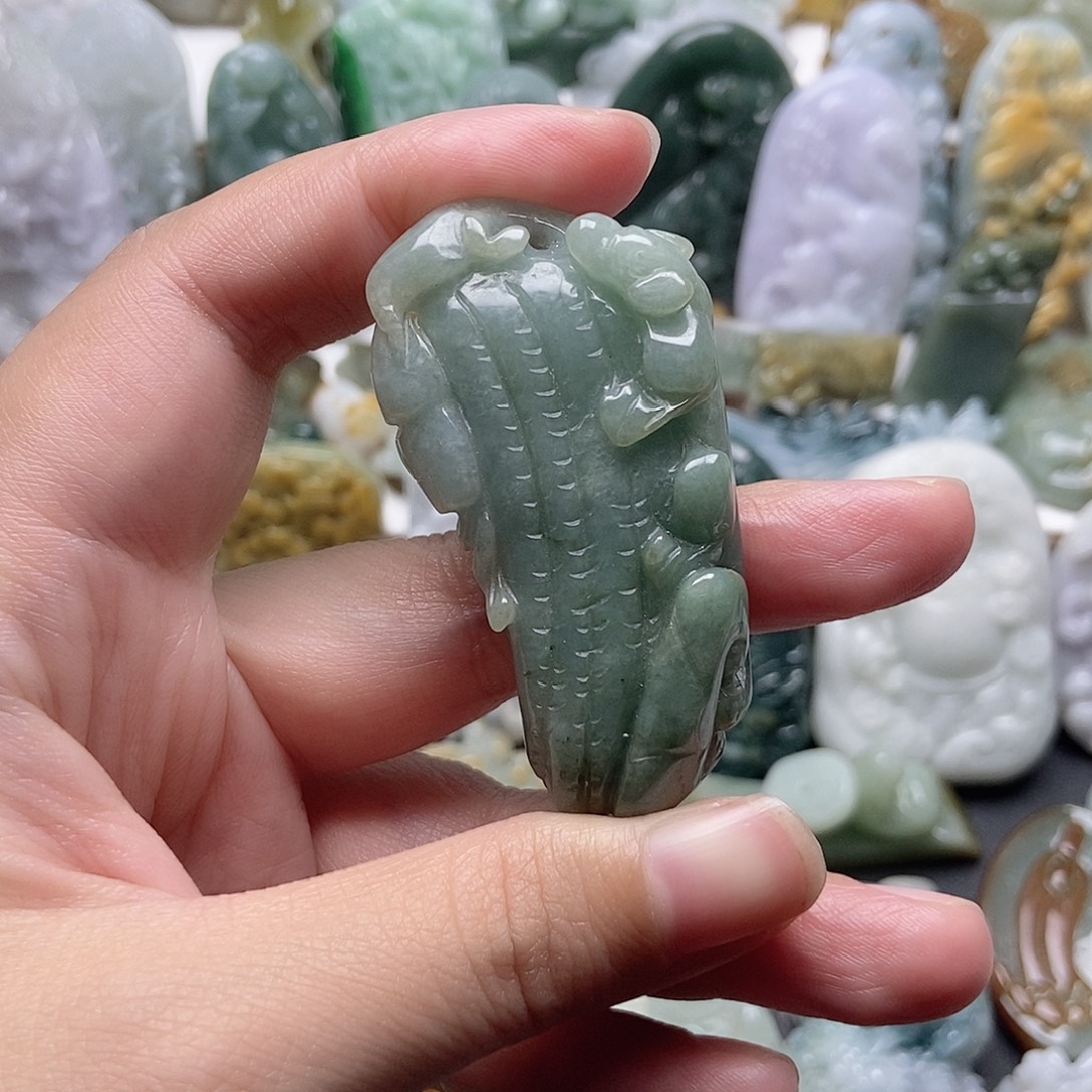 翡翠未镶嵌颈饰翡翠