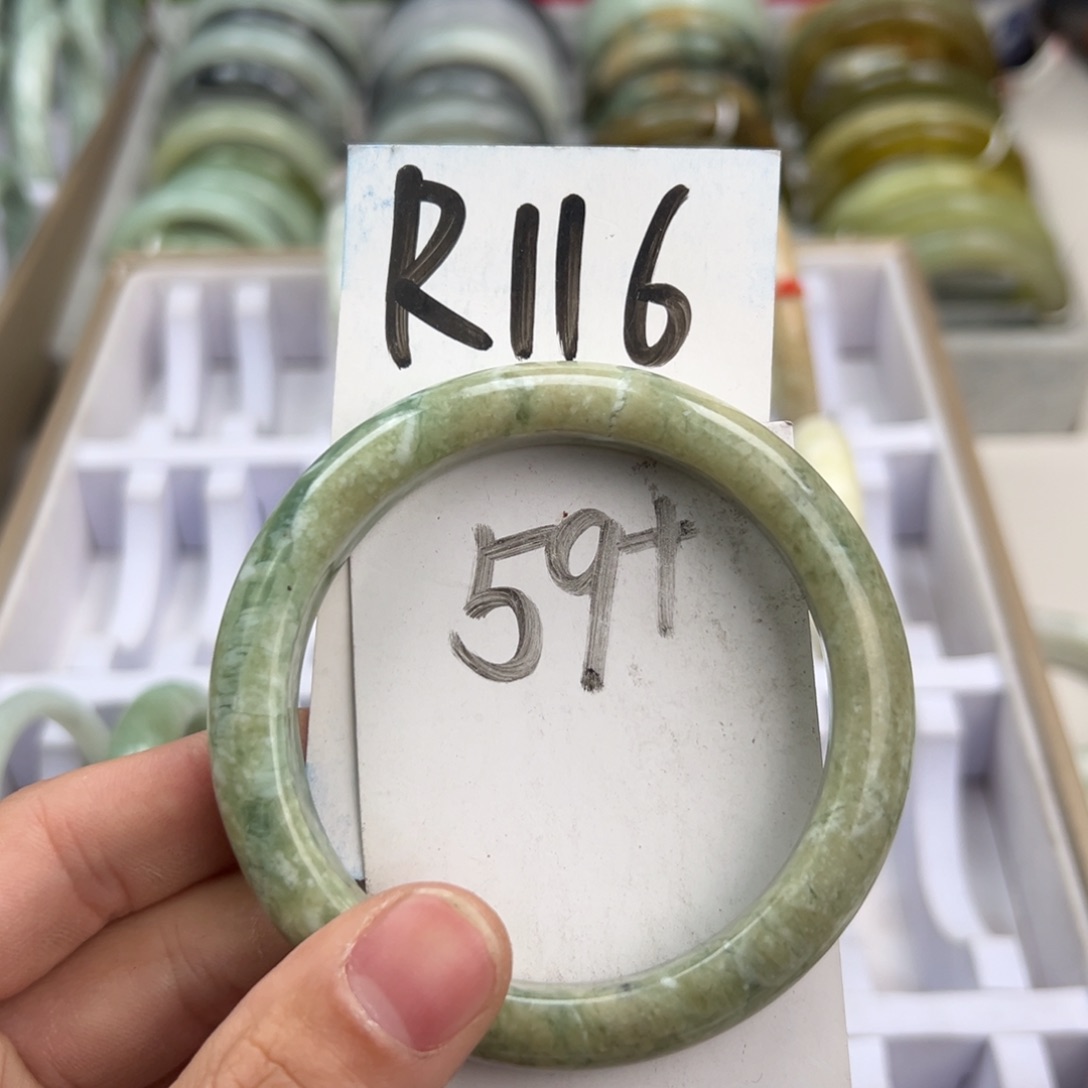 岫玉手镯未镶嵌天然岫玉