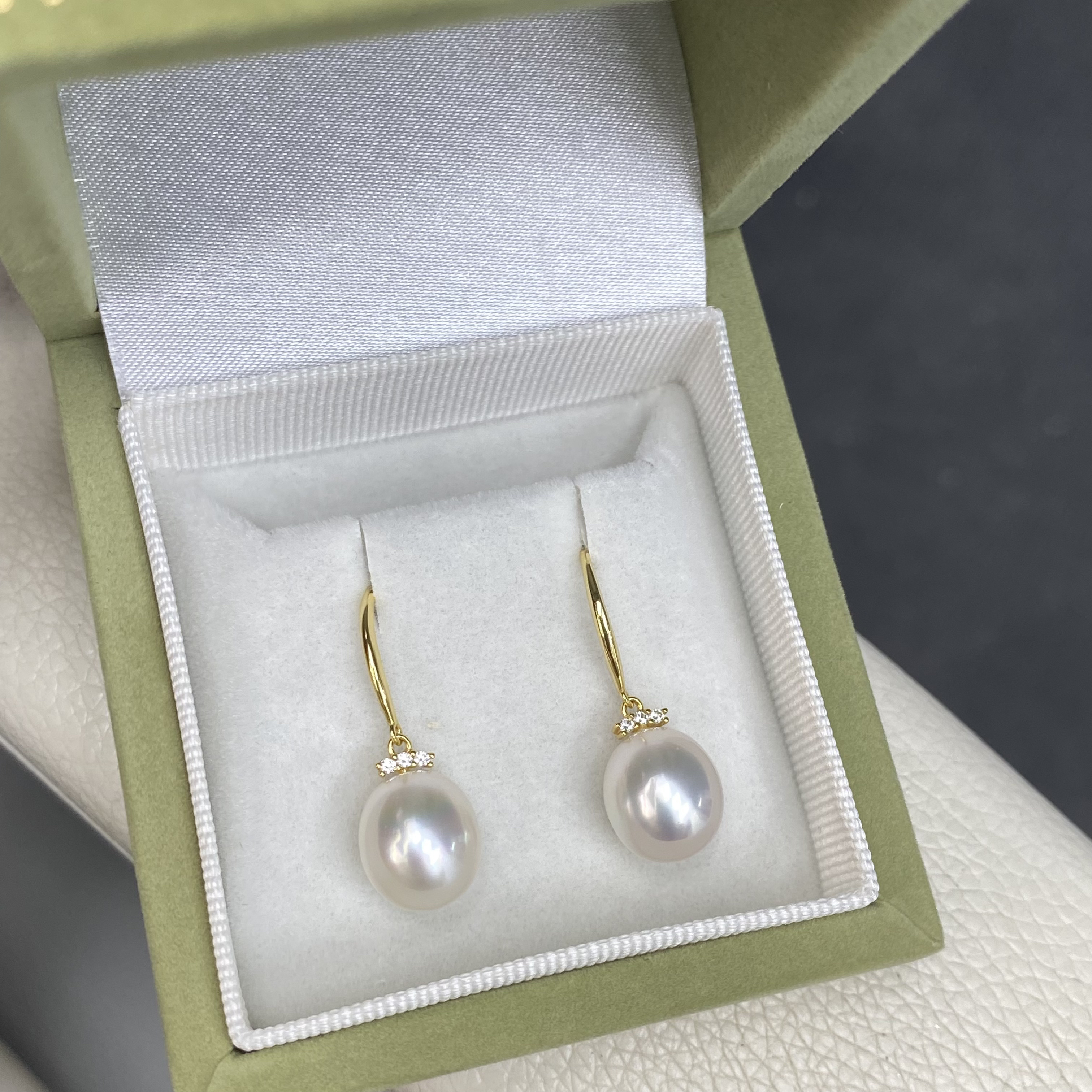 极光海水珍珠澳白气质耳钩优雅耳环强光耳坠女耳饰简约通用