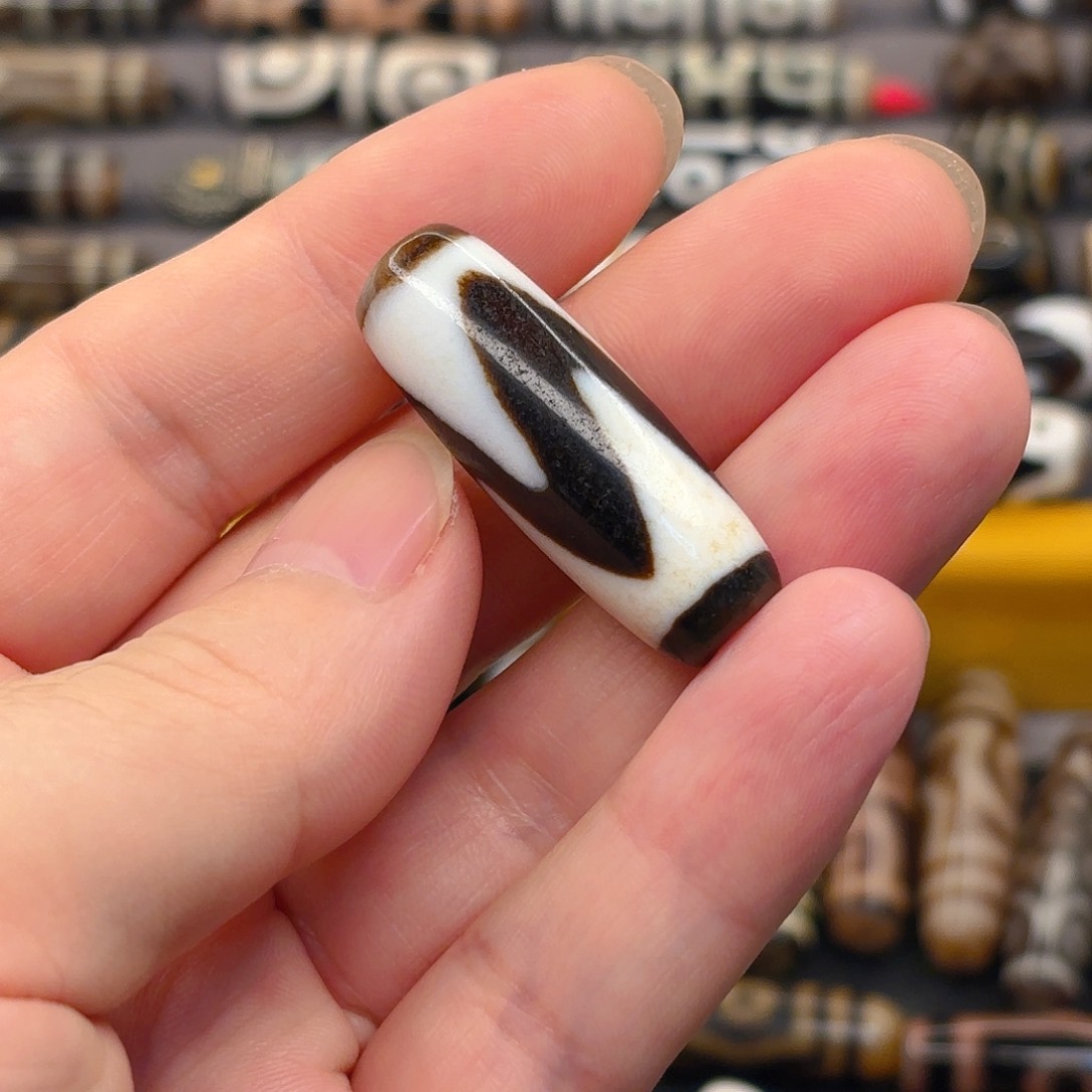 玛瑙/玉髓未镶嵌珠宝半成品小****?