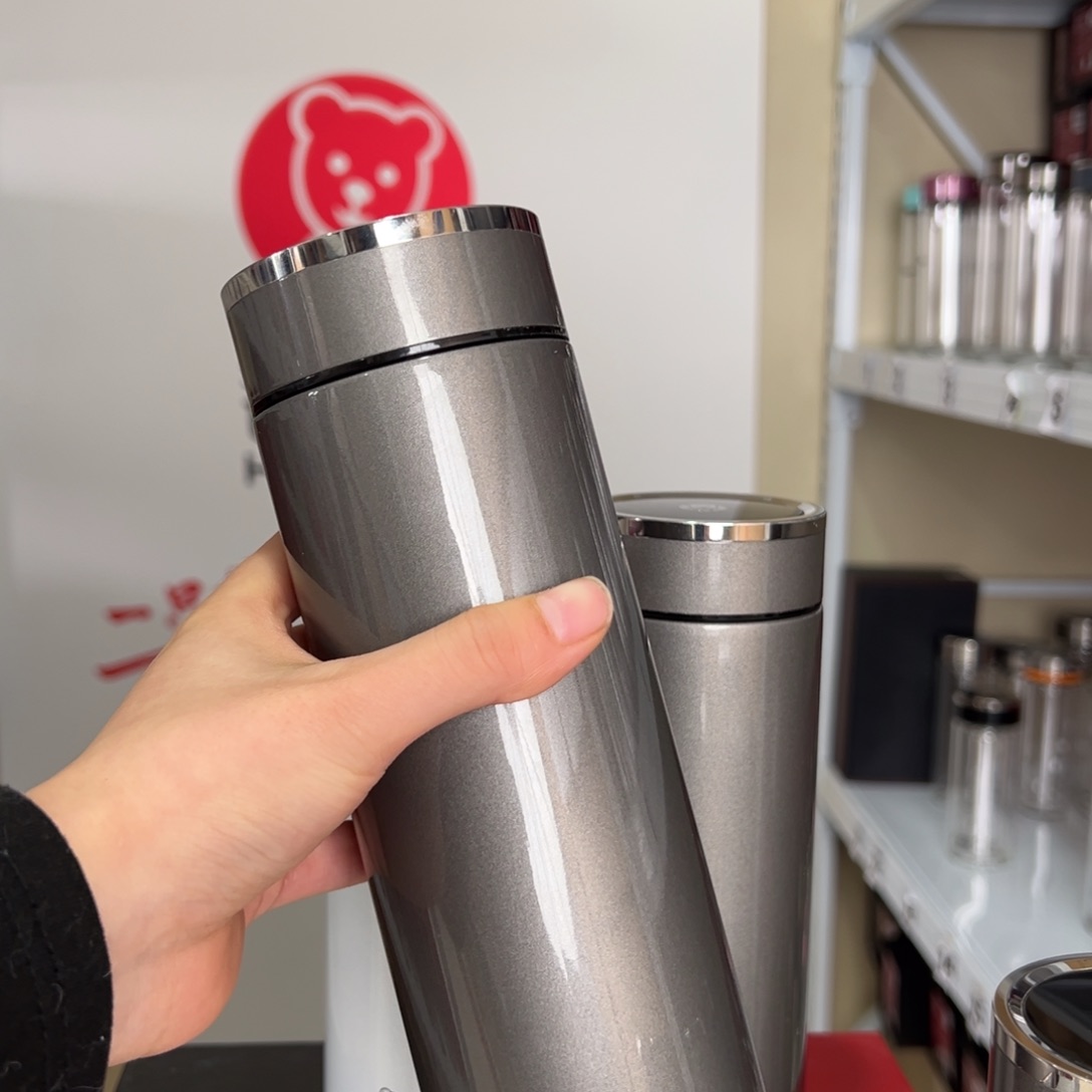 【闪购商品】530毫升大容量保温茶杯