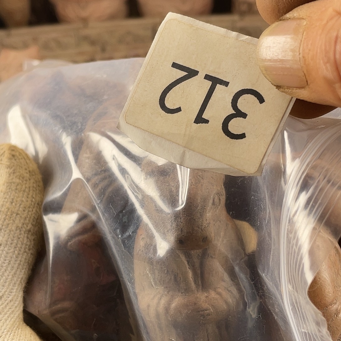 用***2和田玉（糖玉）未镶嵌挂件