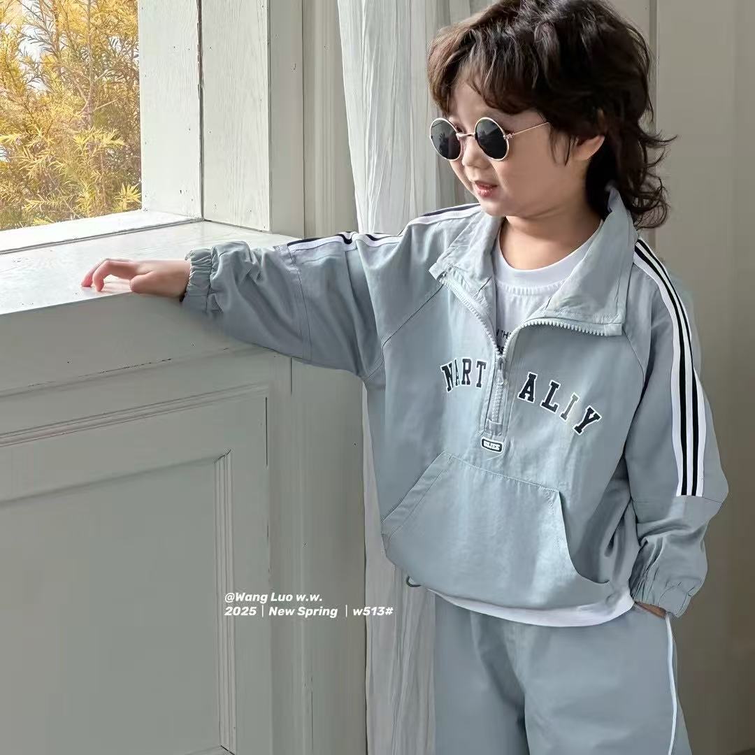 春季好穿~清新水蓝色男女童套装刺绣上衣+白色棉T+休闲裤 三件套