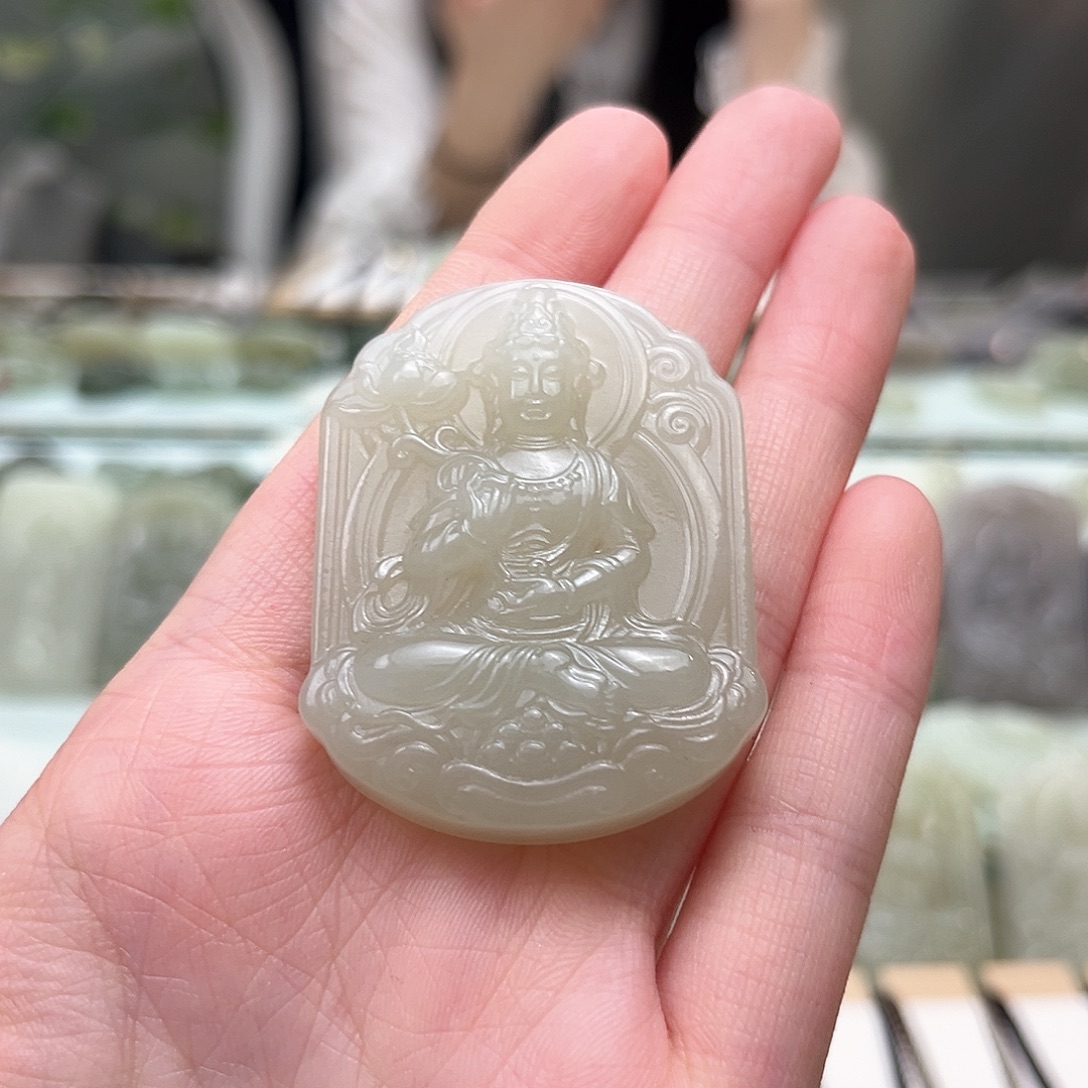 鼎***地和田玉未镶嵌颈饰