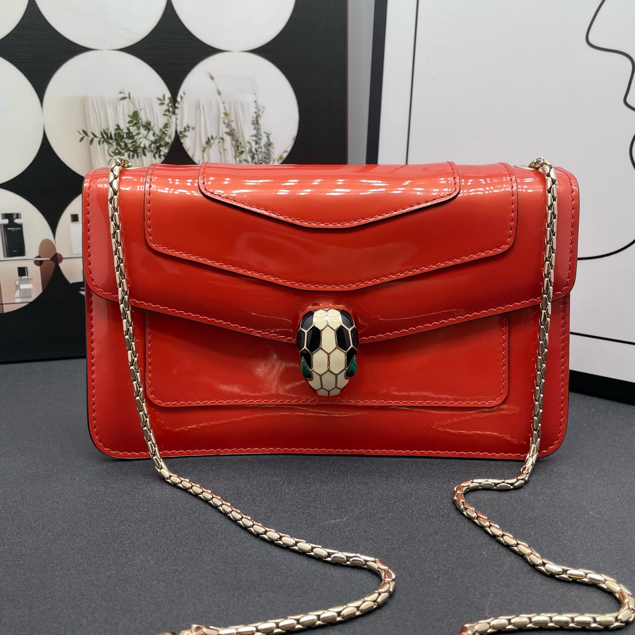 99新 BVLGARI/宝格丽  Bvlgari宝格丽 橘色漆皮蛇头单肩包