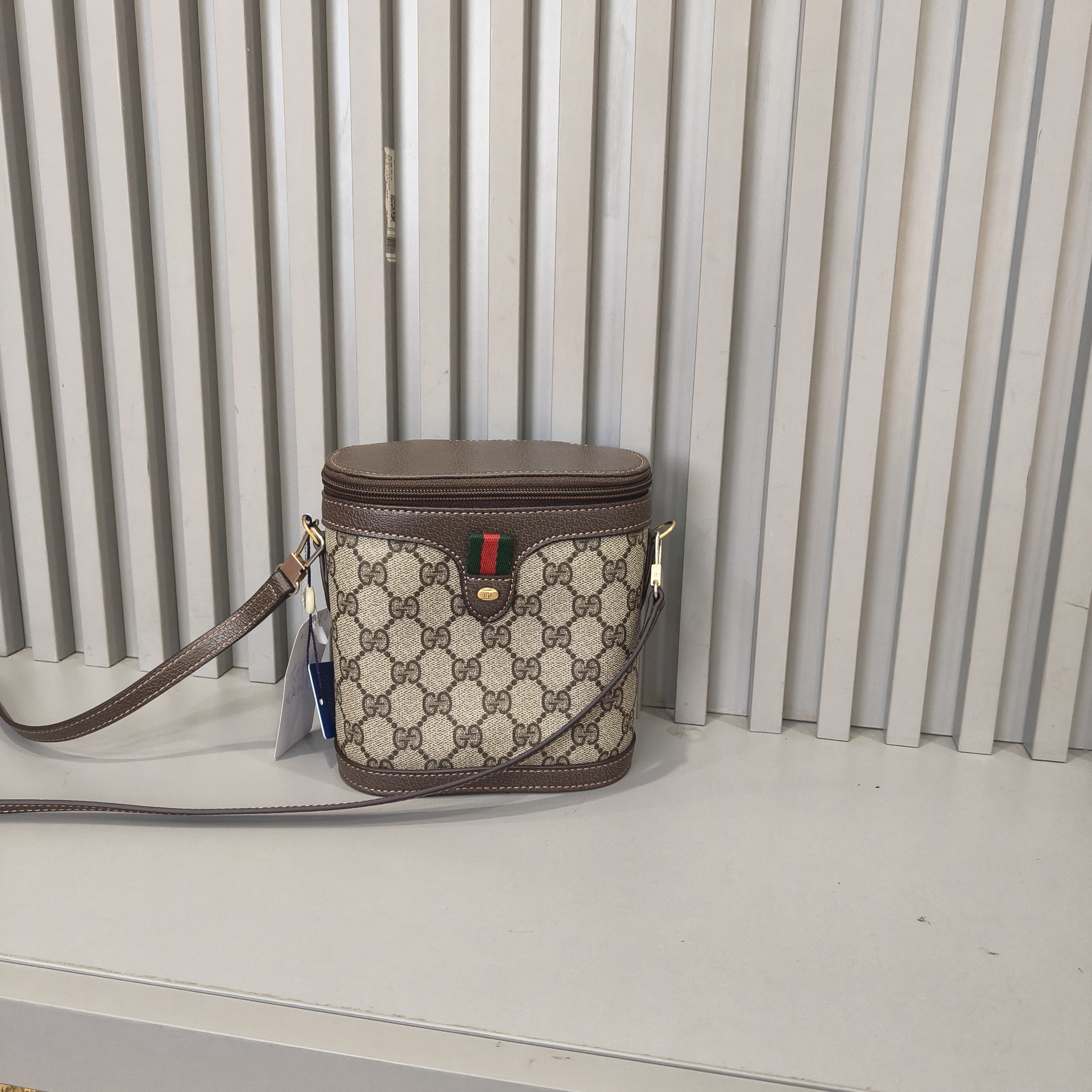 95新 GUCCI/古驰 兔兔奢小颖/古驰手拿包/06084