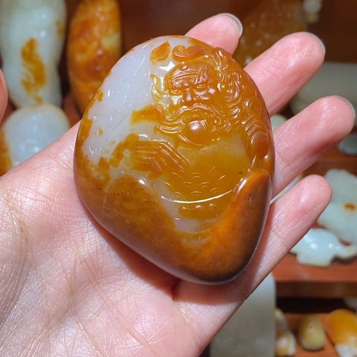 曙***光和田玉未镶嵌颈饰