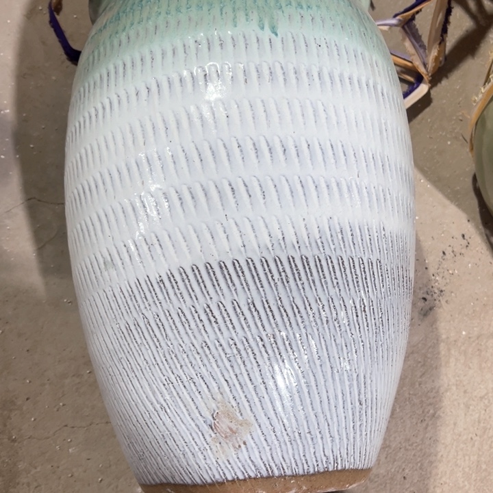 紫砂口径24高度39一只小瑕疵