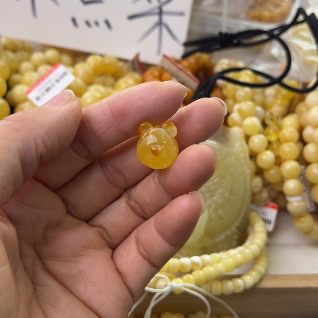 琥珀珠宝奇石未镶嵌