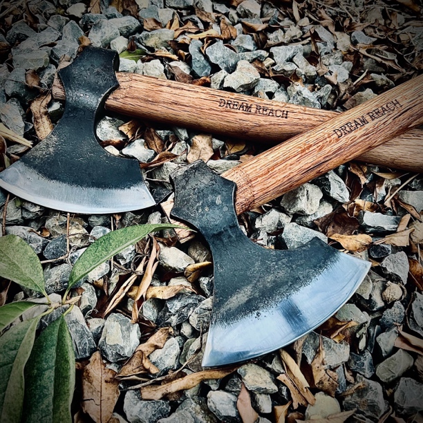 飞斧高锰钢锋利户外斧头劈柴工具手工长柄开山小斧头露营专用斧子