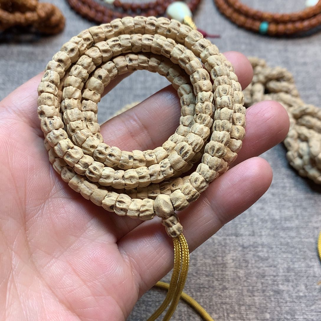 柏香籽/百香籽吊坠微斜切鬼脸大肠