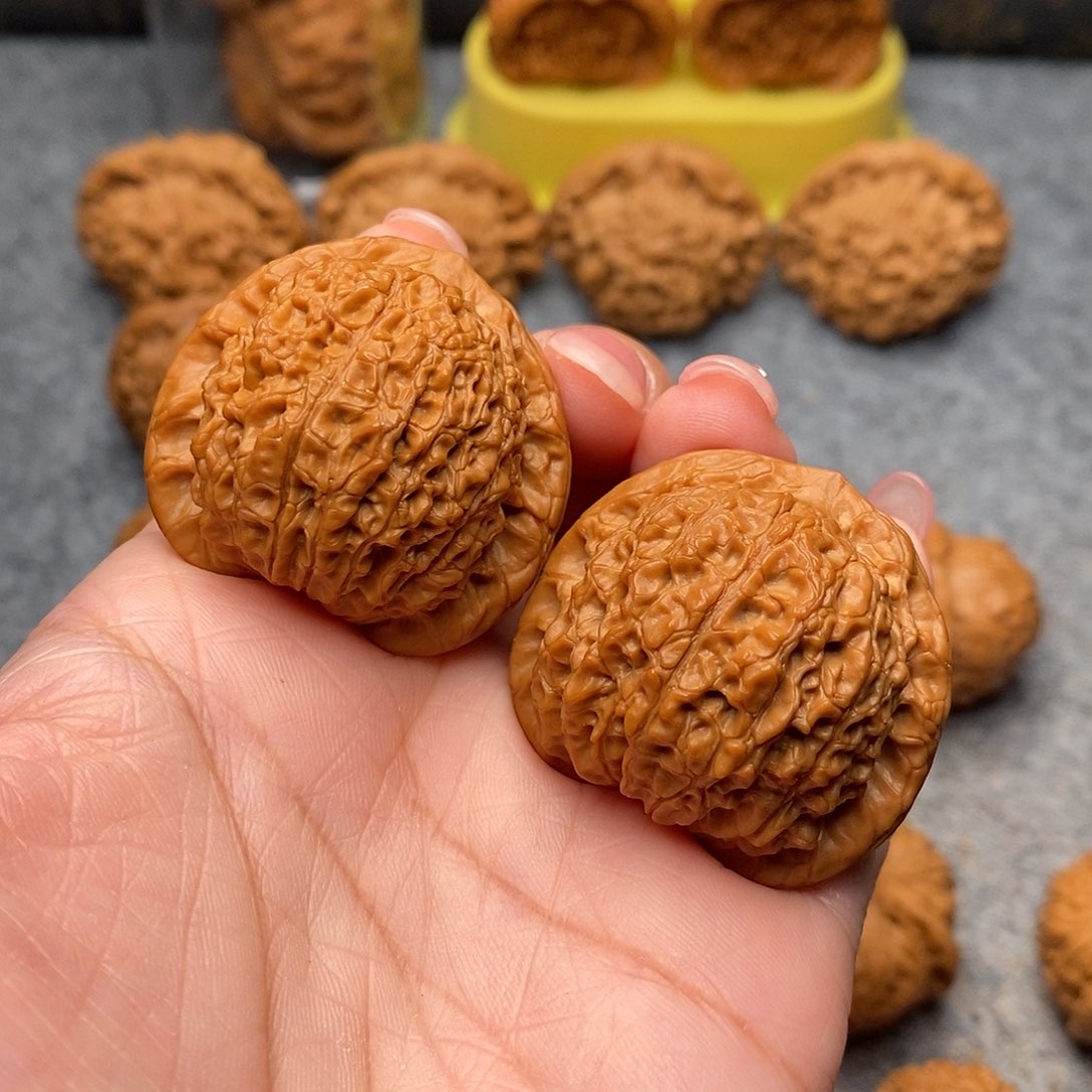 文玩核桃把件<****>精品血麒麟39全品