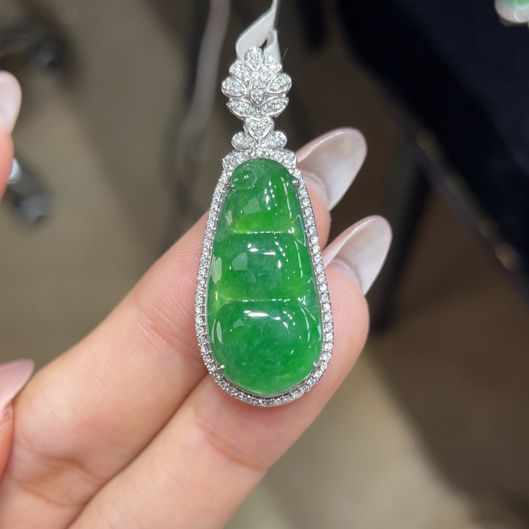 翡翠颈饰18K金镶嵌天然缅甸翡翠a货