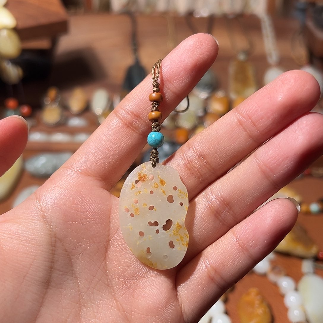 和田玉颈饰未镶嵌