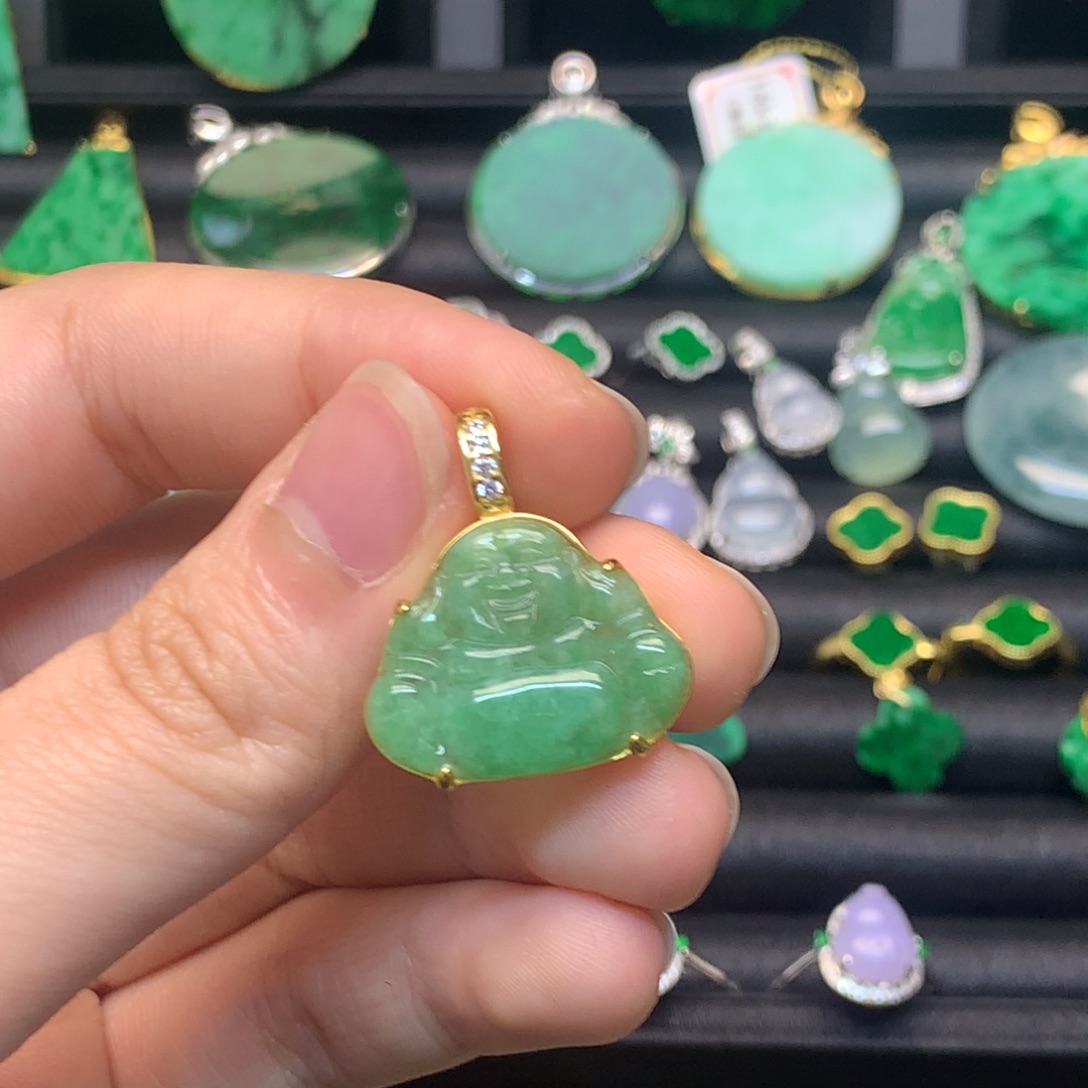 翡翠未镶嵌颈饰有纹裂