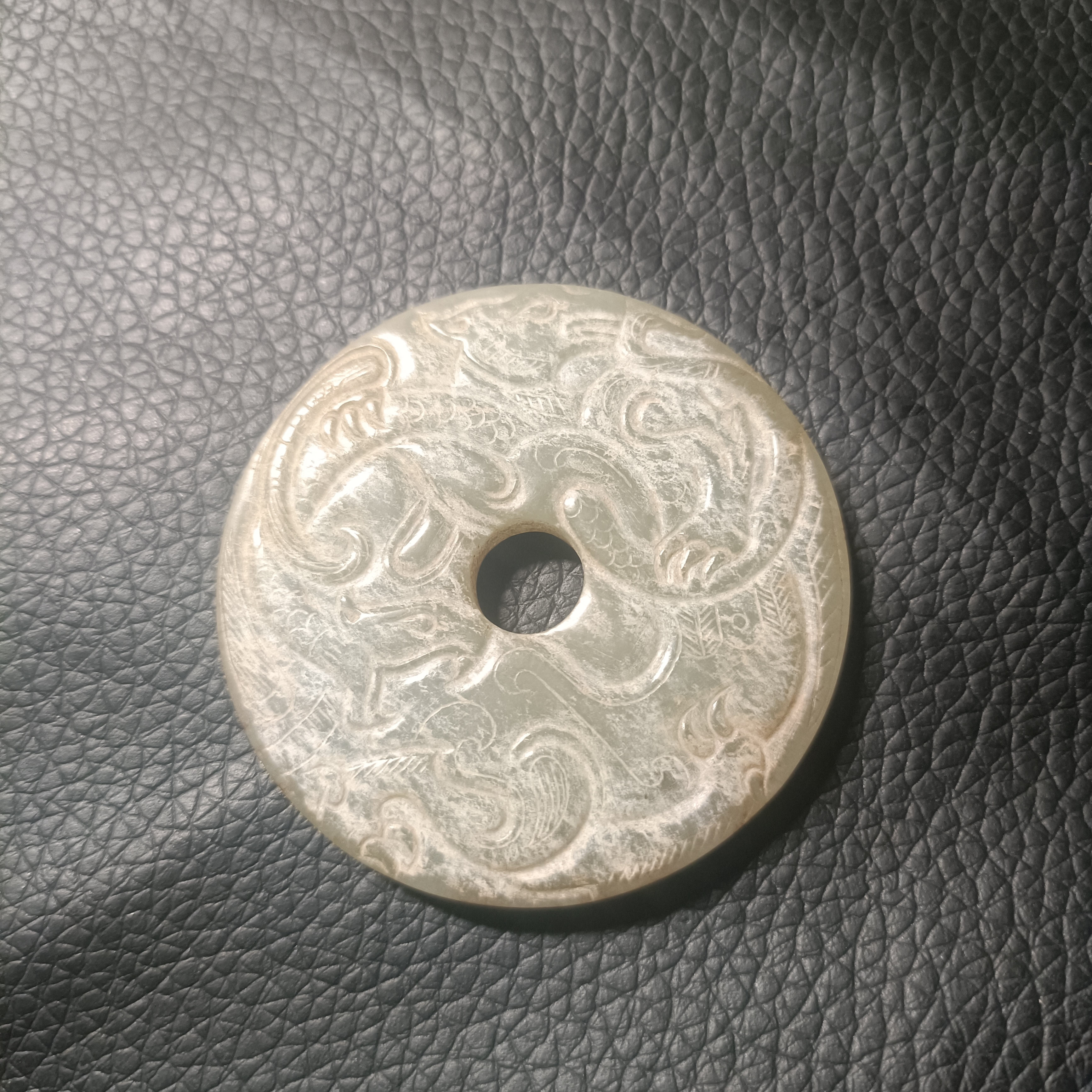 和田玉龙虎纹挂件
