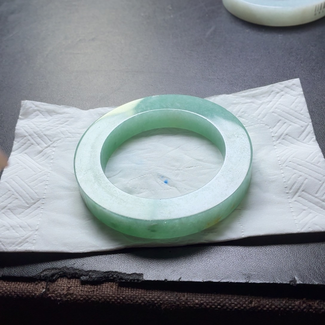 诗***店定制翡翠未镶嵌翡翠手镯