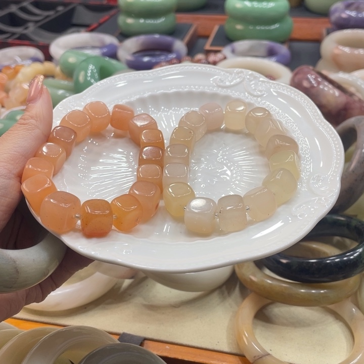 石英质玉未镶嵌珠宝奇石