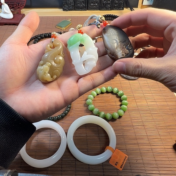 自***康和田玉未镶嵌吊坠(赠链)