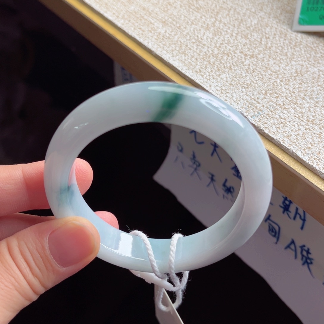 翡翠未镶嵌手镯手镯