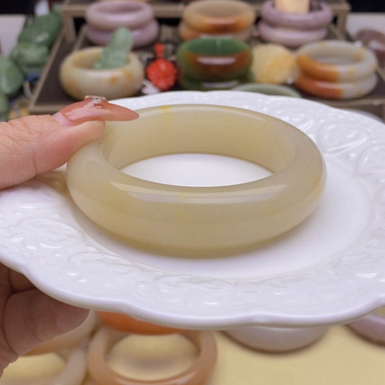 【闪购商品】石英质玉手镯未镶嵌