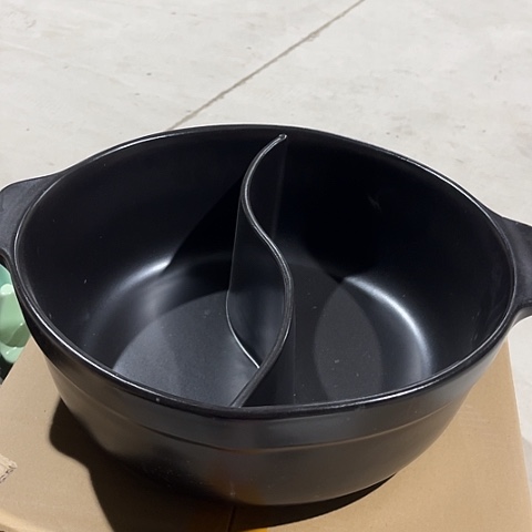 微瑕，明火，口径32，高12两边锅