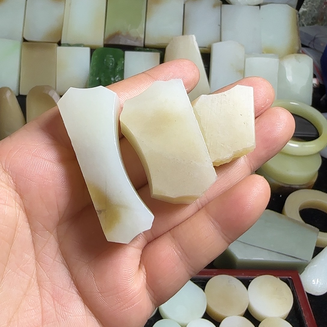 和田玉未镶嵌珠宝半成品