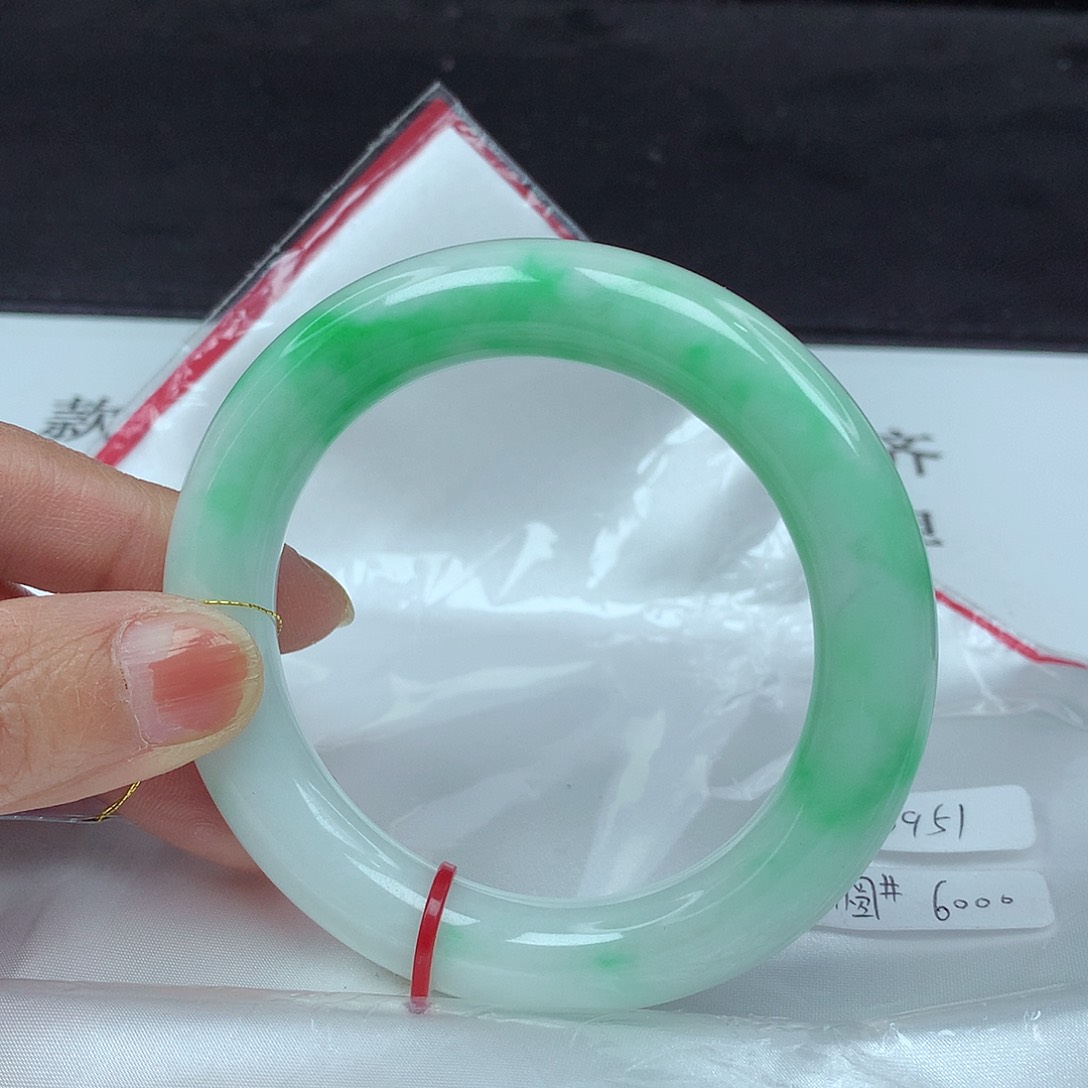 翡翠手镯未镶嵌57圈3951