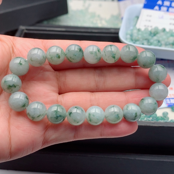 翡翠未镶嵌手链多样性