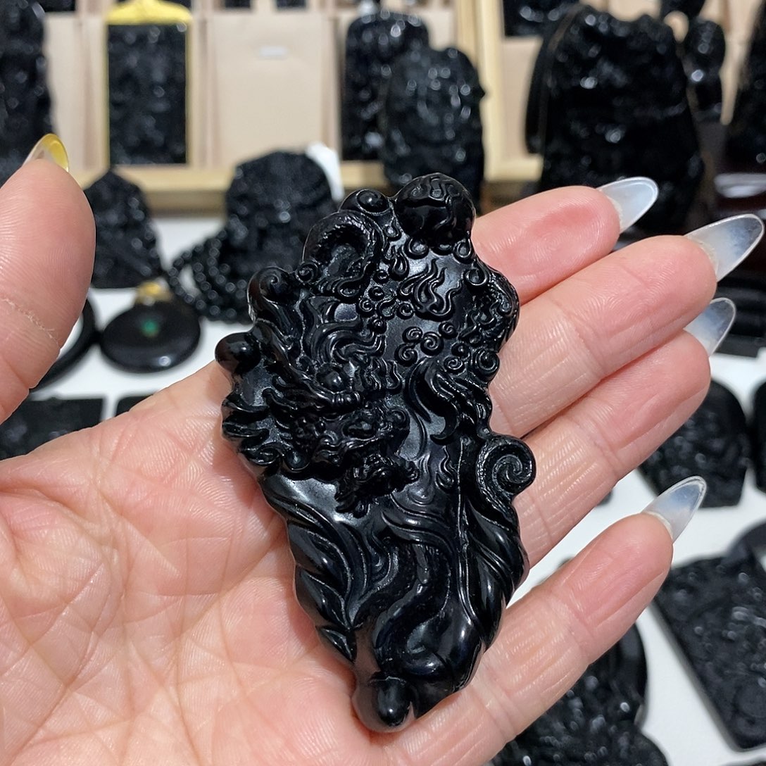 从***。岫玉未镶嵌纯天然岫玉颈饰