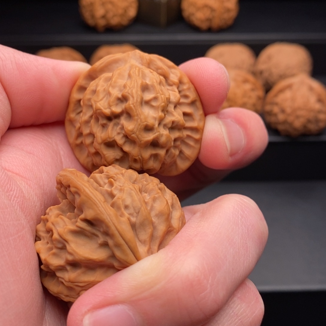 文玩核桃把件嘛**好龙鳞