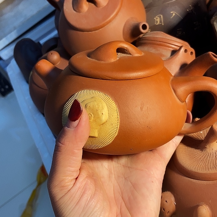 手工制作宜兴紫砂茶壶